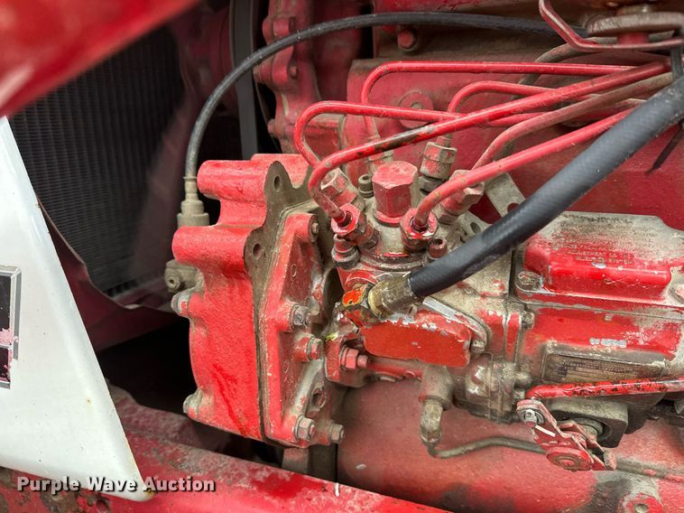 image for item EL0041 International Harvester F966 tractor