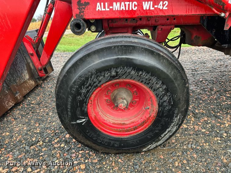 image for item EL0041 International Harvester F966 tractor