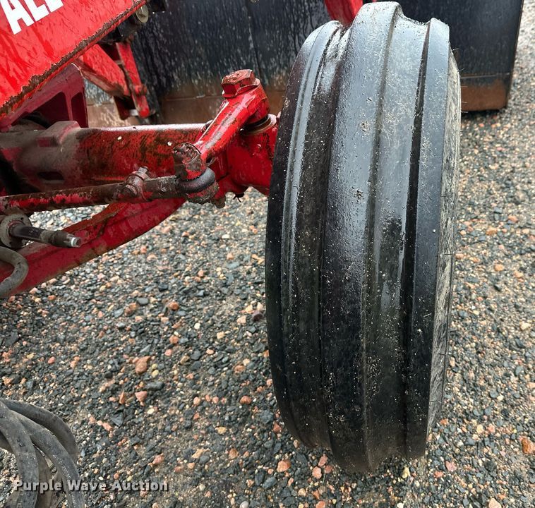 image for item EL0041 International Harvester F966 tractor