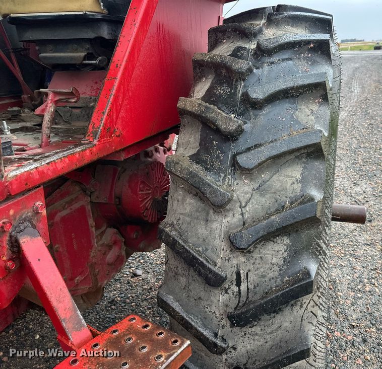 image for item EL0041 International Harvester F966 tractor