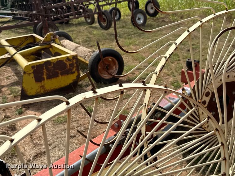 image for item EM8364 H&S BF14HC hay rake