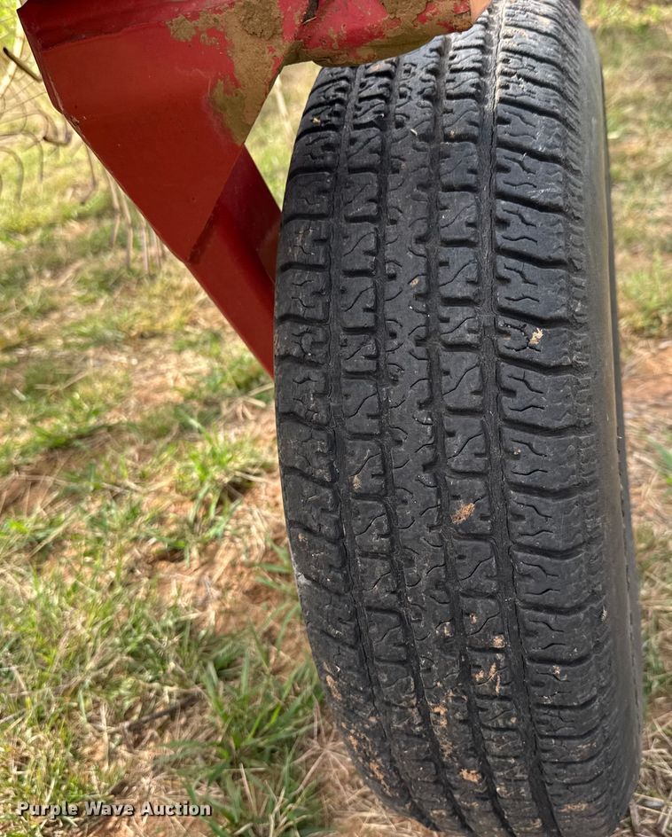 image for item EM8364 H&S BF14HC hay rake