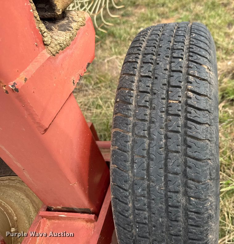 image for item EM8364 H&S BF14HC hay rake