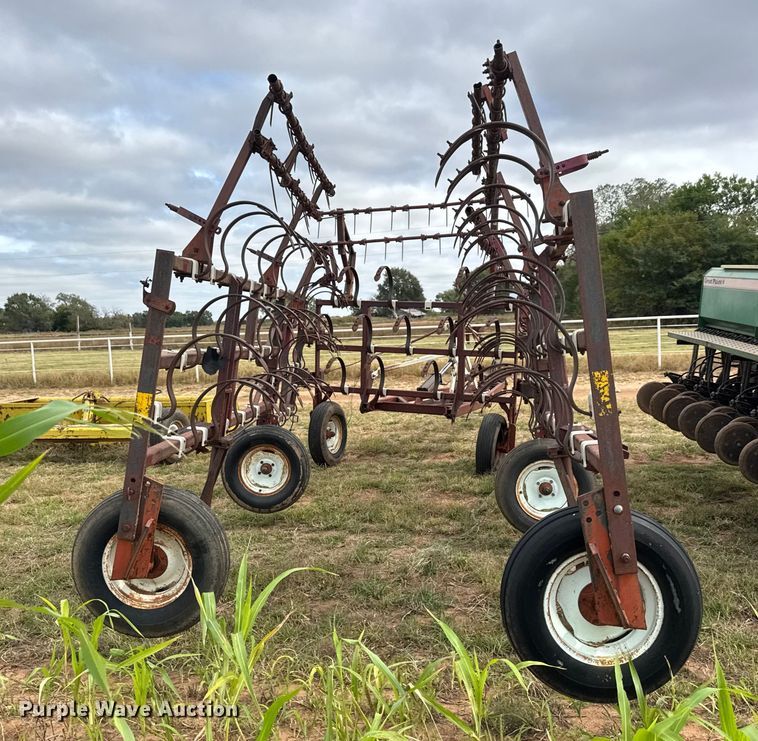 image for item EM8366 Noble chisel