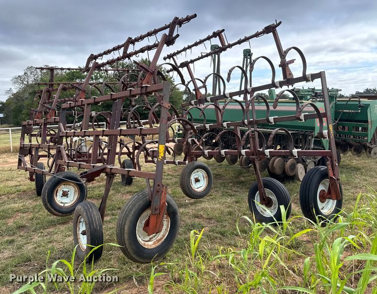 image for item EM8366 Noble chisel