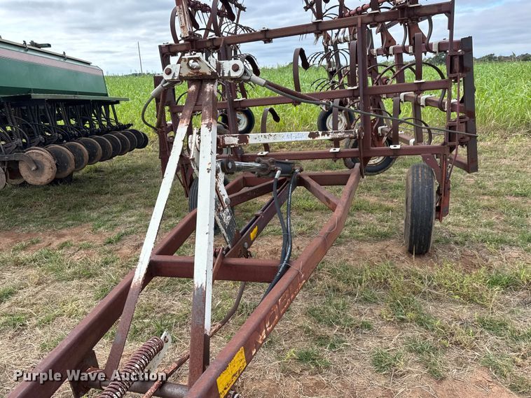 image for item EM8366 Noble chisel