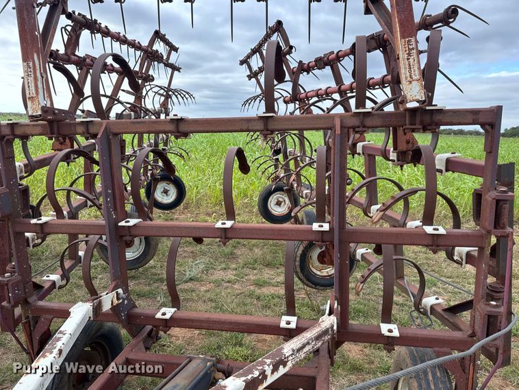 image for item EM8366 Noble chisel