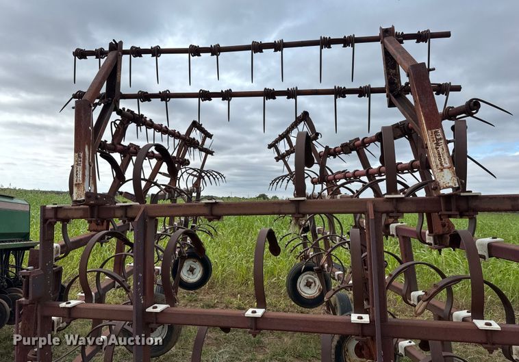 image for item EM8366 Noble chisel