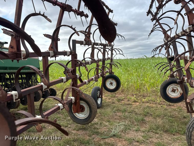 image for item EM8366 Noble chisel