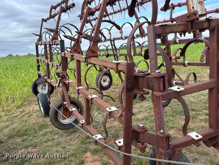 image for item EM8366 Noble chisel