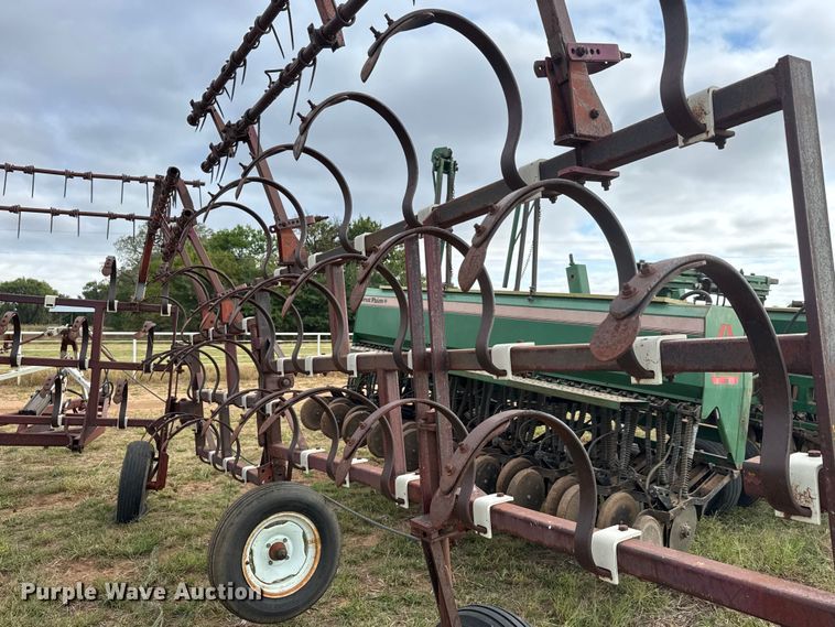 image for item EM8366 Noble chisel