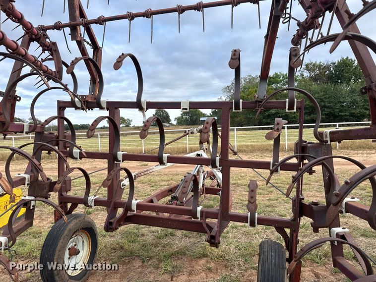 image for item EM8366 Noble chisel