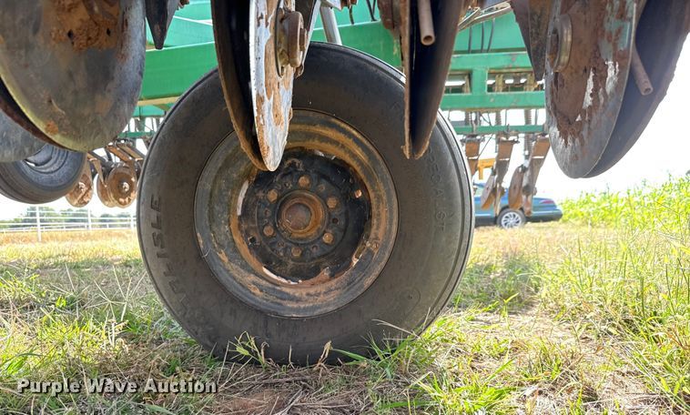 image for item EM8367 Great Plains Solid Stand 24 grain drill