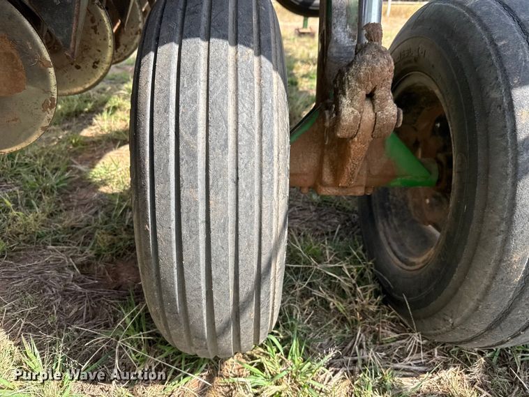 image for item EM8367 Great Plains Solid Stand 24 grain drill