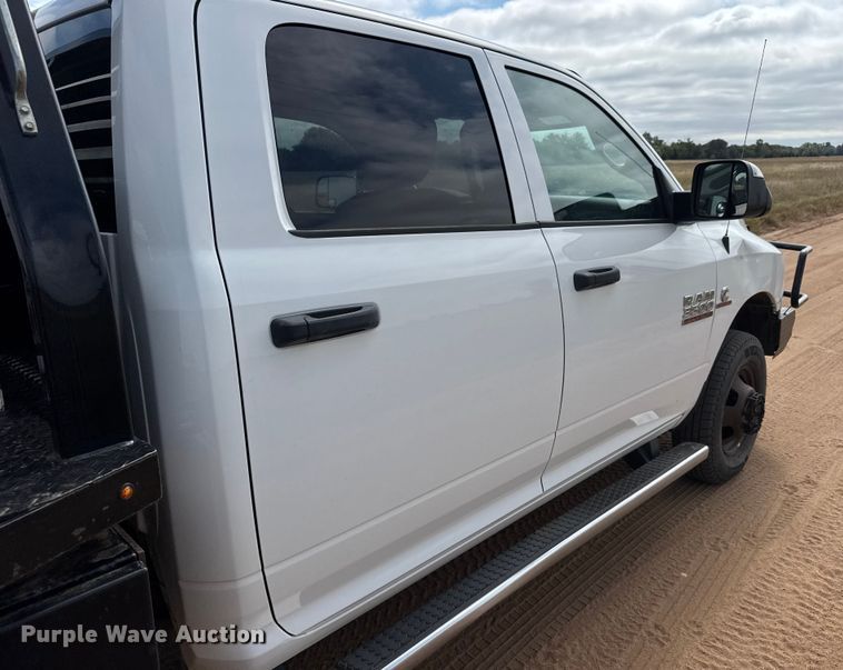 image for item EM8369 2014 RAM 3500 dump bale bed pickup truck