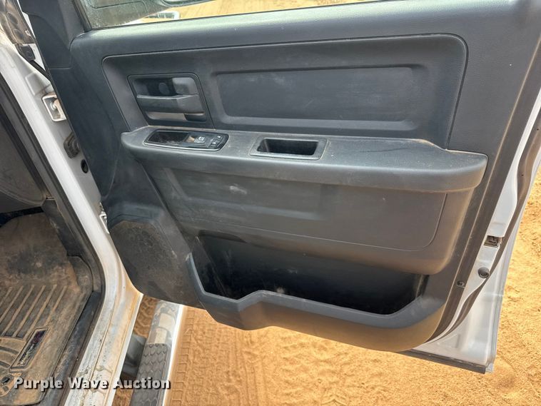 image for item EM8369 2014 RAM 3500 dump bale bed pickup truck