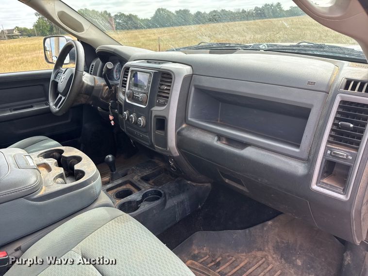 image for item EM8369 2014 RAM 3500 dump bale bed pickup truck