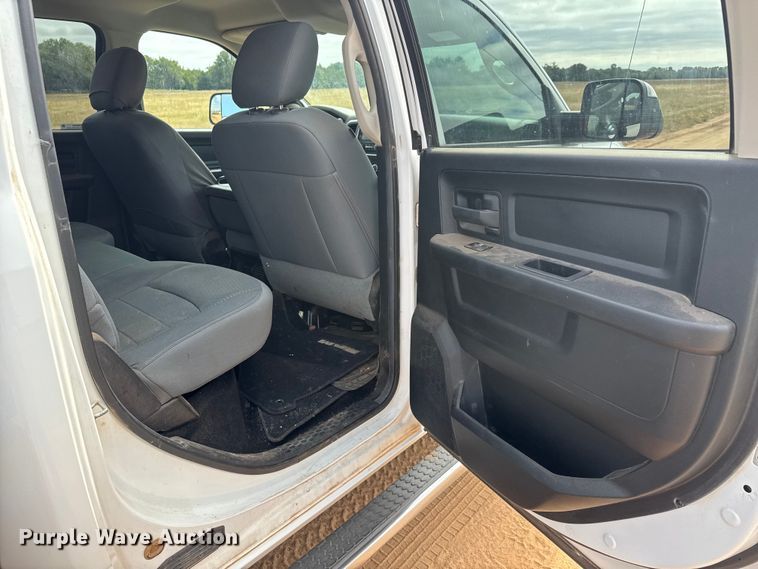 image for item EM8369 2014 RAM 3500 dump bale bed pickup truck