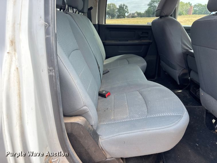 image for item EM8369 2014 RAM 3500 dump bale bed pickup truck