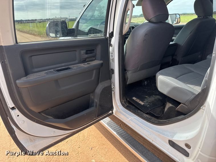 image for item EM8369 2014 RAM 3500 dump bale bed pickup truck