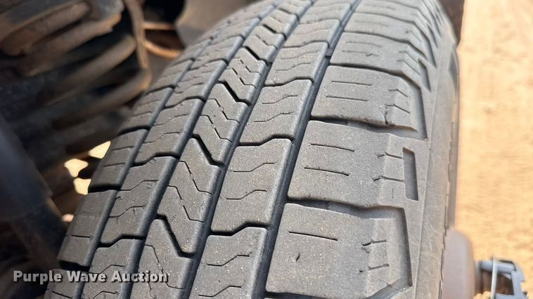 image for item EM8369 2014 RAM 3500 dump bale bed pickup truck