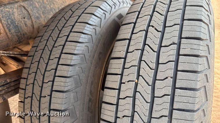 image for item EM8369 2014 RAM 3500 dump bale bed pickup truck