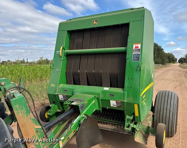 image for item EM8371 2015 John Deere 569 Mega Wide Plus round baler