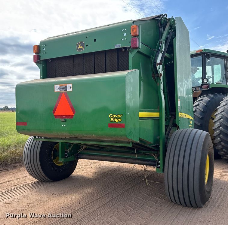 image for item EM8371 2015 John Deere 569 Mega Wide Plus round baler