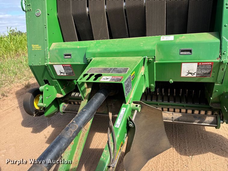 image for item EM8371 2015 John Deere 569 Mega Wide Plus round baler