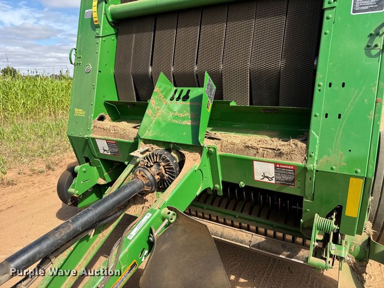 image for item EM8371 2015 John Deere 569 Mega Wide Plus round baler