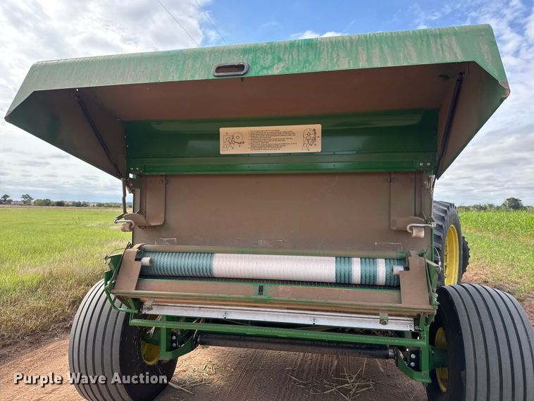 image for item EM8371 2015 John Deere 569 Mega Wide Plus round baler