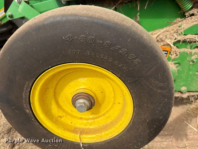 image for item EM8371 2015 John Deere 569 Mega Wide Plus round baler