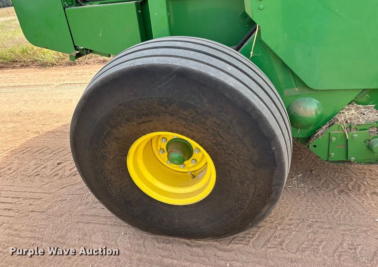 image for item EM8371 2015 John Deere 569 Mega Wide Plus round baler