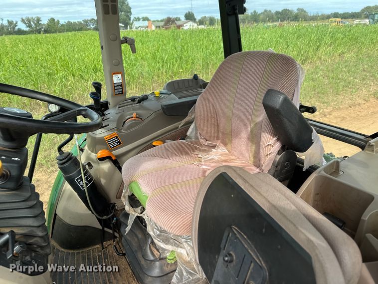 image for item EM8372 2013 John Deere 6115D MFWD tractor