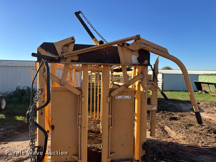 image for item EM8451 For-Most 375 livestock chute