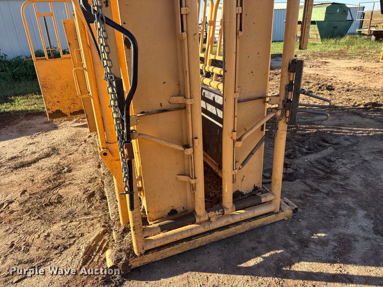 image for item EM8451 For-Most 375 livestock chute