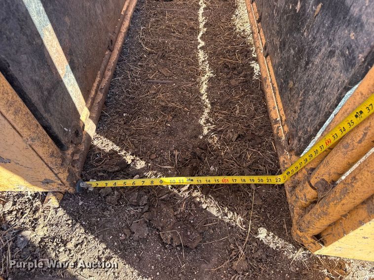 image for item EM8451 For-Most 375 livestock chute