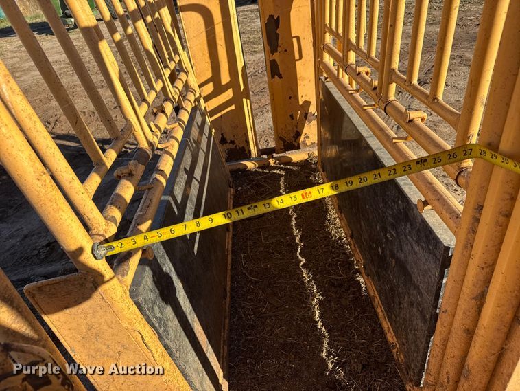 image for item EM8451 For-Most 375 livestock chute