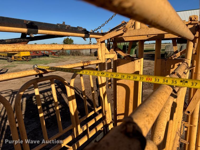 image for item EM8451 For-Most 375 livestock chute