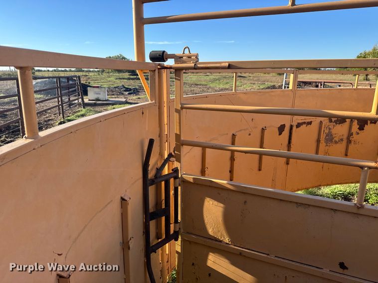 image for item EM8453 For-Most  livestock crowding tub