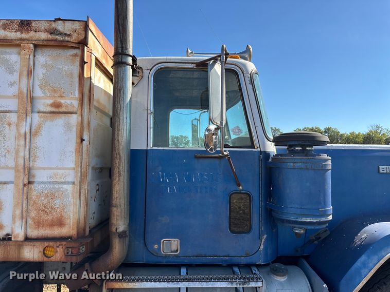 image for item EN5658 1977 Chevrolet Bison grain truck