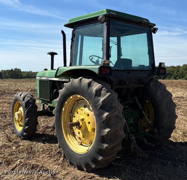 image for item EN5659 John Deere 2950 MFWD tractor