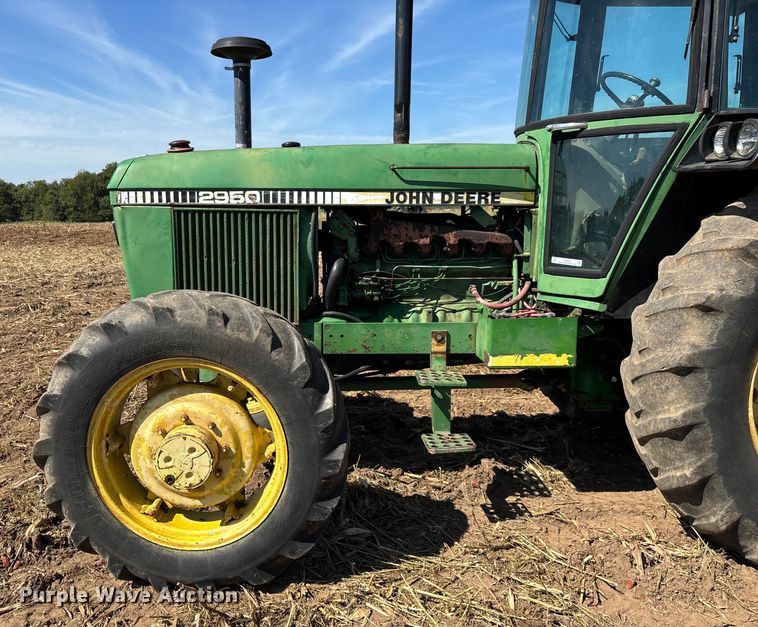 image for item EN5659 John Deere 2950 MFWD tractor