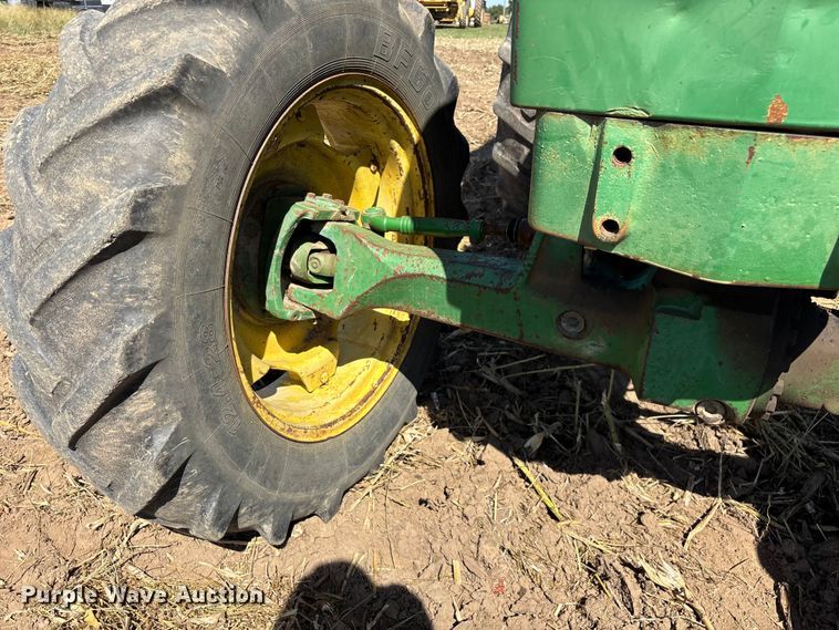 image for item EN5659 John Deere 2950 MFWD tractor