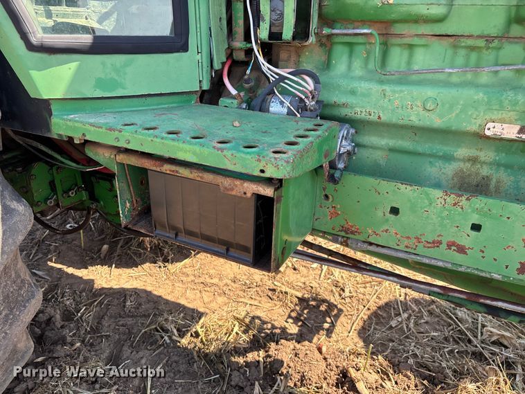 image for item EN5659 John Deere 2950 MFWD tractor