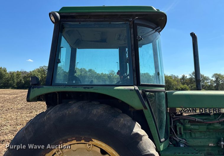 image for item EN5659 John Deere 2950 MFWD tractor