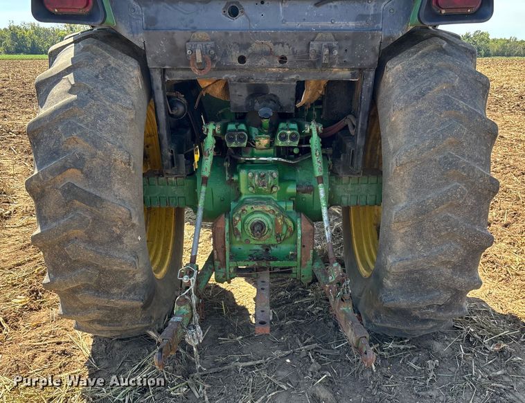 image for item EN5659 John Deere 2950 MFWD tractor