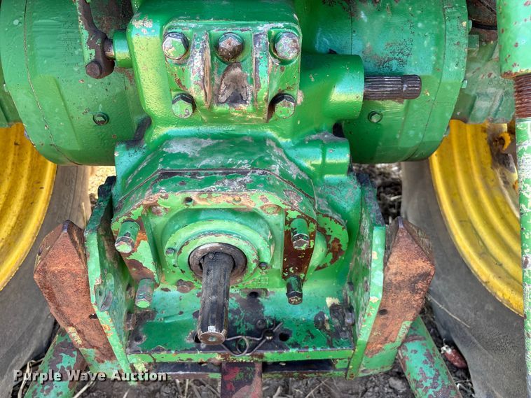 image for item EN5659 John Deere 2950 MFWD tractor