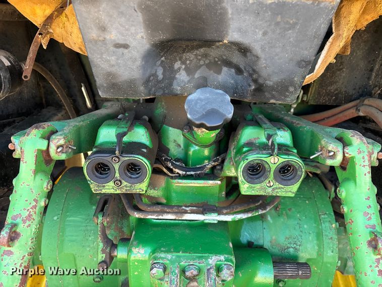 image for item EN5659 John Deere 2950 MFWD tractor