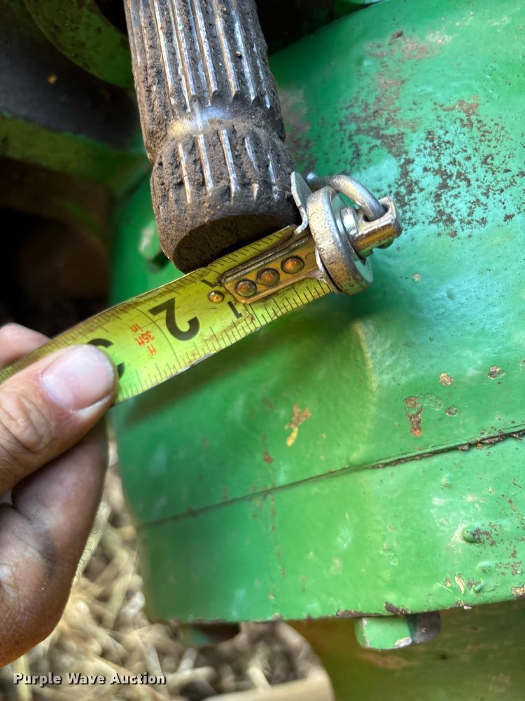 image for item EN5659 John Deere 2950 MFWD tractor